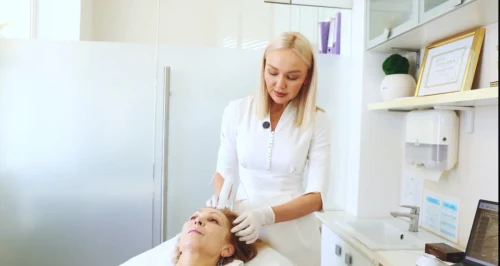 Consultație tricologie (păr și scalp)
